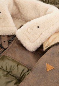 Guess Winterjas - mehrfarbig braun