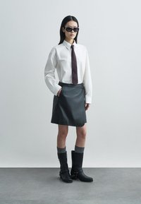 Vivienne Westwood Ochelari de soare - gloss black