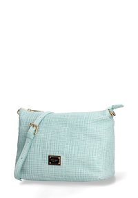 Lichtblauwe crossbody tas van textuurmateriaal. Voorzien van een gouden accentplaat en een verstelbare schouderriem. Ritsluiting aan de bovenkant.