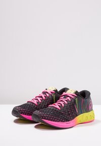 ASICS Scarpe da corsa su strada - black