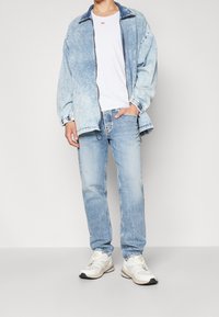 Diesel Jeans Tapered Fit - blue denim