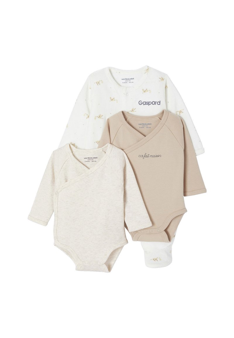 Set aus drei Babybodys: einer in Weiß mit Tiermuster, einer in Beige einfarbig und einer in Hellgrau im Wickelstil, alle mit langen Ärmeln und Druckknöpfen.