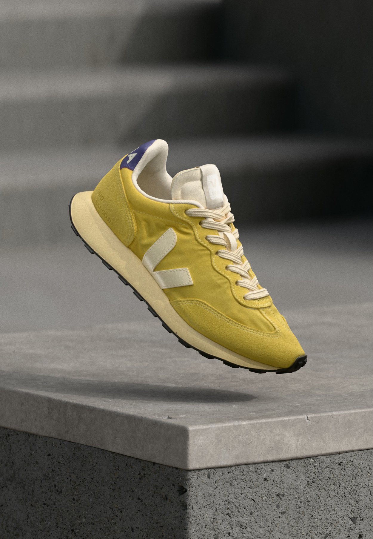 Veja RIO BRANCO LITE - Trainers - liquor/pierre/purple