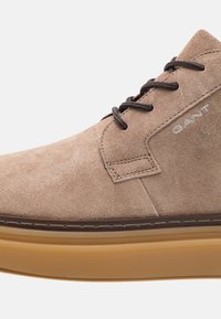 GANT KINZOON - Lace-up ankle boots - desert brown