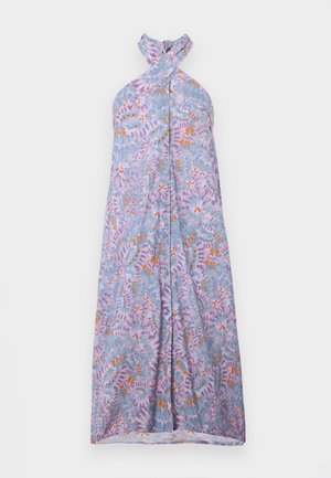 Vestido maxi con diseño de cuello halter en tela azul claro, con un patrón floral en lavanda, naranja y verde. Detalle de botones en la parte delantera.