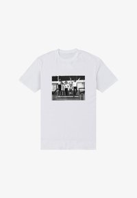 Unselected, white