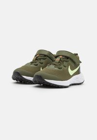 Nike Performance NIKE REVOLUTION 6 (PSV) - Sapatos para corrida em estrada - rough green/barely volt/black/total orange