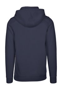 Dunkelblaues Hoodie mit einer vorderen Kängurutasche, gerippten Bündchen und einer weichen Textur. Die Kapuze ist angenäht und es sind keine sichtbaren Logos oder Designs vorhanden.