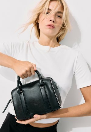 Stradivarius, STUDDED BOWLING BAG - Handtasche - black