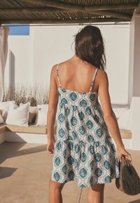 Next TIERED  - Dnevna obleka - white blue woodblock
