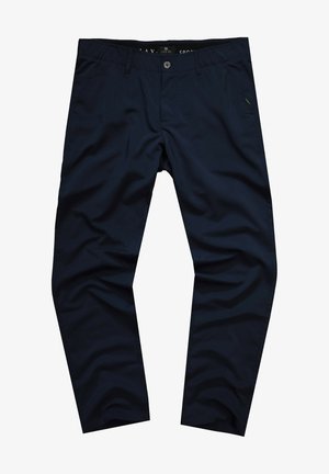 Pantaloni blu navy realizzati in tessuto liscio con chiusura a bottone, fronte piatto e tasche laterali, caratterizzati da un logo discreto sulla vita.
