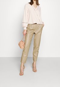 Forever New Bluse - light pink