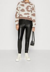 Vero Moda Petite Sweter