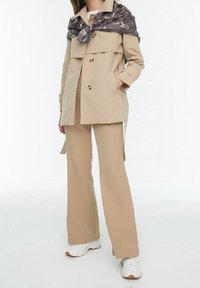 Trendyol Gabardina - beige