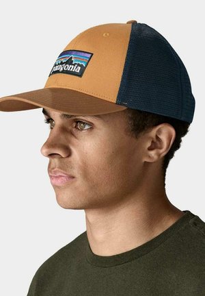 P-6 LOGO LOPRO TRUCKER - Gorra - talon gold-coloured