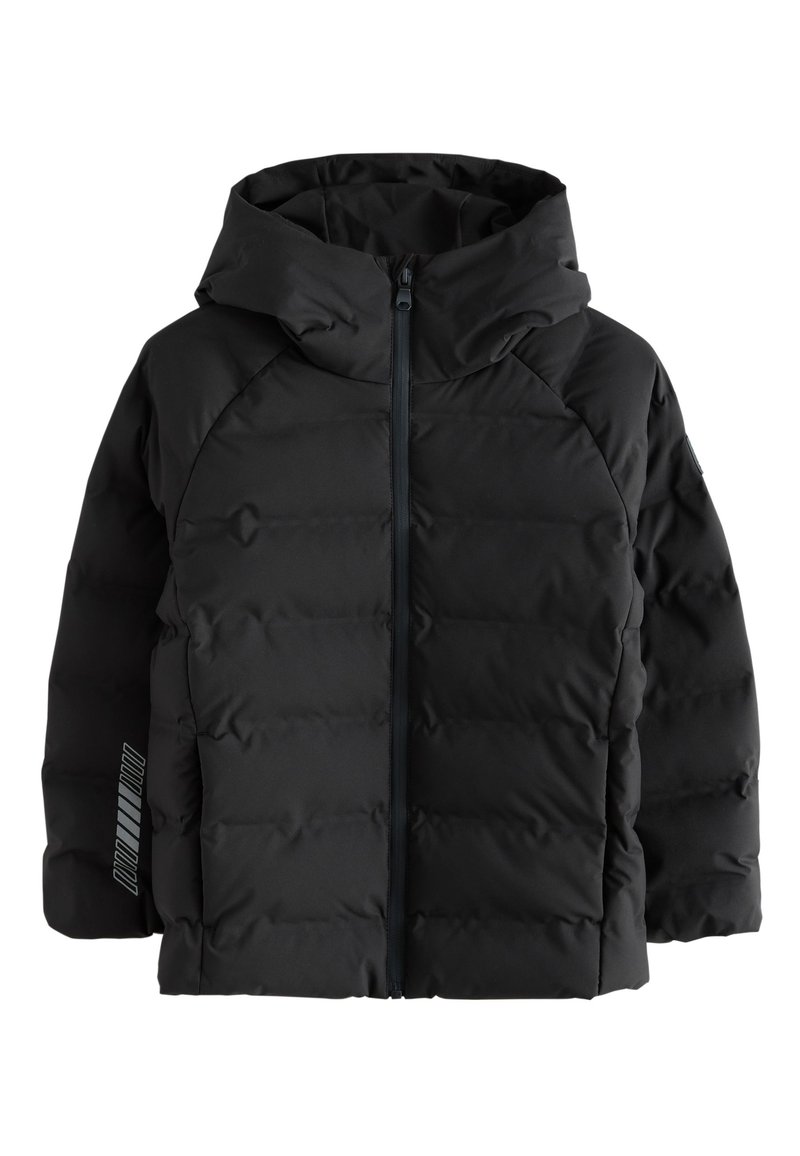 Schwarze Steppjacke mit Kapuze, ausgestattet mit einem Reißverschluss vorne, gesteppter Optik und seitlichen Einsätzen in einem kontrastierenden Muster.