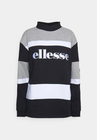 Svart, grå och vit randig sweatshirt med hög krage och långa ärmar; har en broderad "ellesse"-logotyp på framsidan.