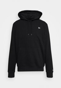 Felpa nera in misto cotone, con tasca a marsupio, cappuccio con cordino e un piccolo logo bianco sul petto. Vestibilità casual.