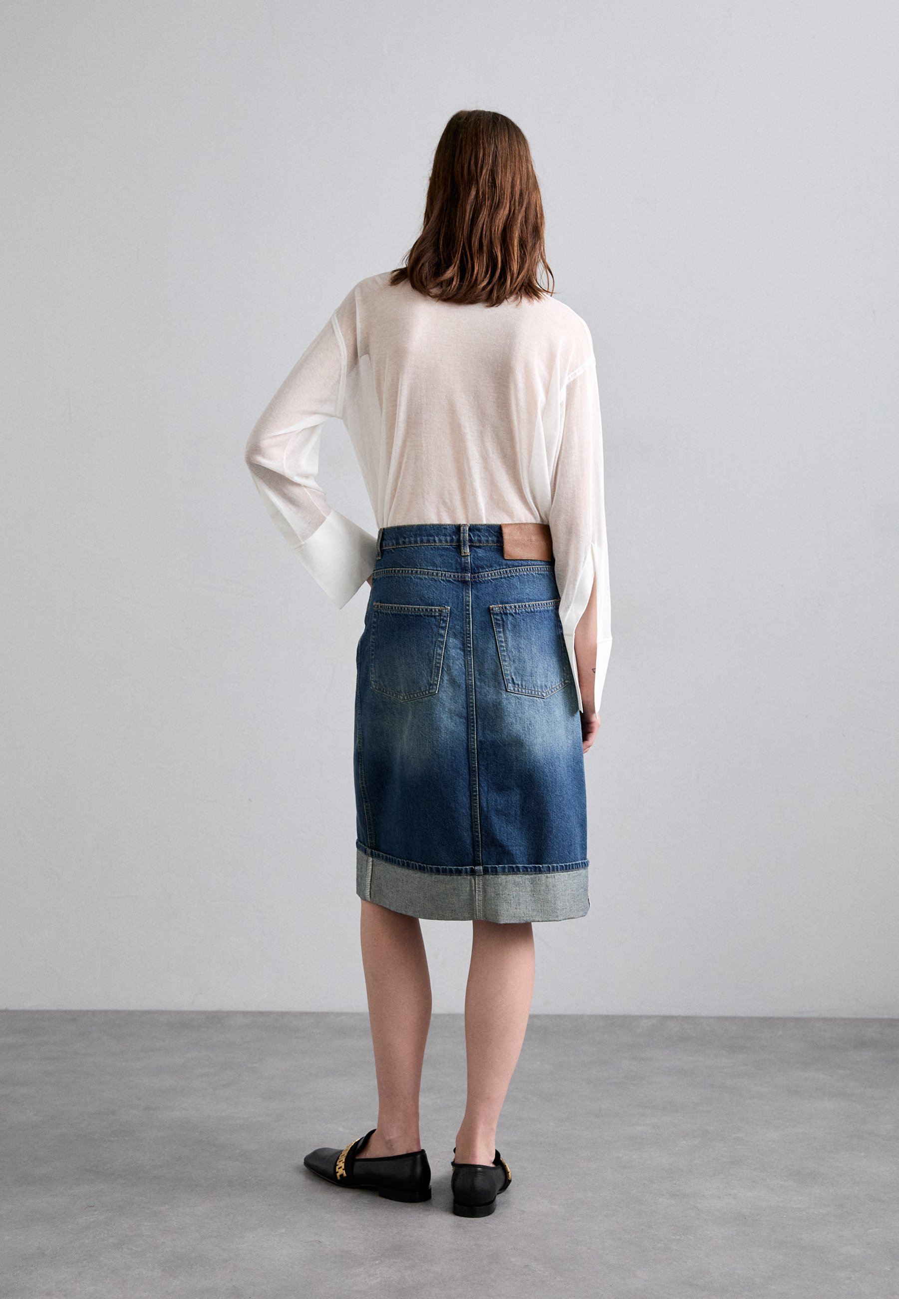 スカート Victoria Beckham Dark blue denim skirt VICTORIA BECKHAM Denim midi skirt | NET-A-PORTER