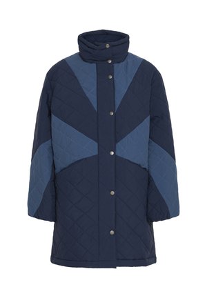 Veste longue matelassée avec un col montant, un jeu de couleurs marine et bleu clair, des boutons pression et une coupe décontractée.