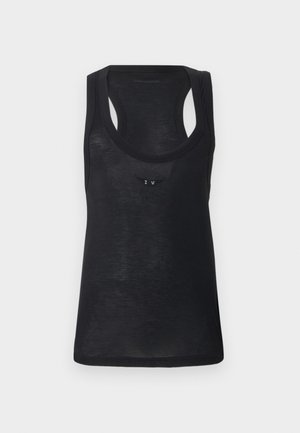 Črna brezrokavnik z racerback zadnjim delom in majhno grafiko iz kristalčkov, ki je postavljena pod vratnim izrezom.