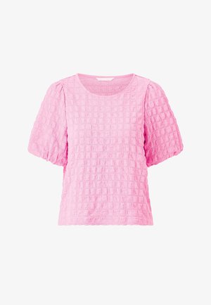 Blouse rose texturée à manches courtes bouffantes et encolure ronde, présentant un motif tissé en forme de grille.