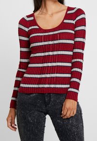 Guess Pullover - red