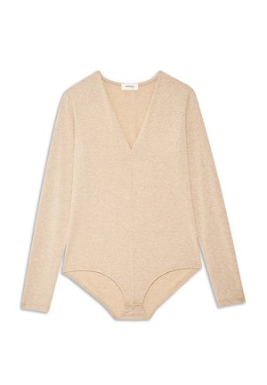 Langærmet bodysuit i en lys beige nuance med en dyb V-udskæring, blødt stof og trykknaplukning i bunden for nem påklædning.