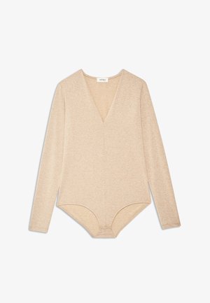 Bodysuit s dugim rukavima u svijetlosmešavoj nijansi, sa dubokim V-izrezom, mekim materijalom i dugmetom na dnu radi lakšeg oblačenja.