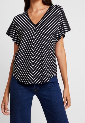 T-shirt z nadrukiem