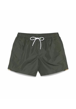 Pantaloni da bagno verde scuro con vita elasticizzata, cordino bianco e tasche laterali. Realizzati in tessuto liscio e leggero.