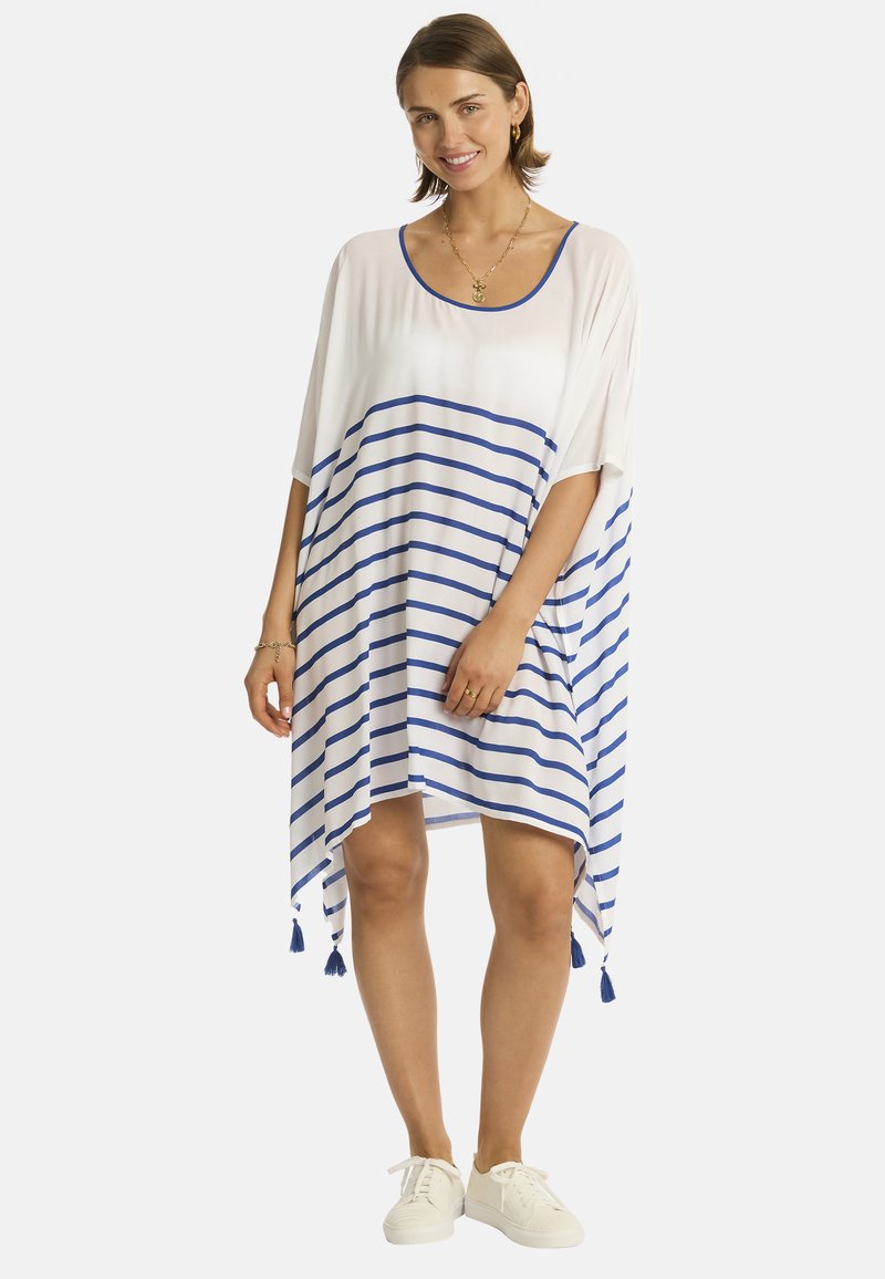 Kaftano bianco con righe blu, vestibilità ampia, scollatura rotonda e frange sull'orlo. Tessuto morbido e leggero. Design casual da spiaggia.
