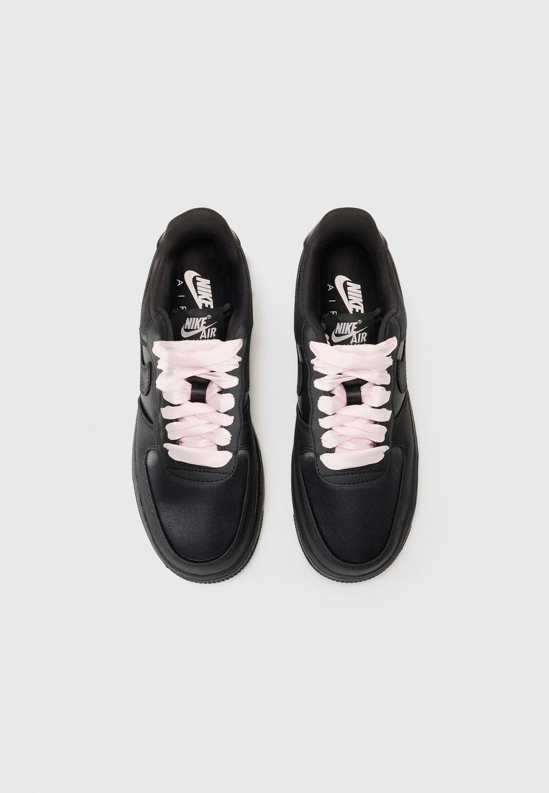 nike sportswear air force noir et blanche