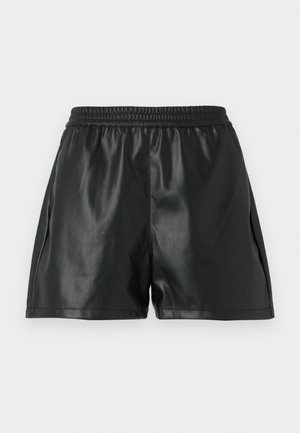 Juodi dirbtinio odos šortai su elastinga juosta, pasižymintys sklandžiu paviršiumi ir laisvu kirpimu. Nėra matomų raštų ar akcentų.