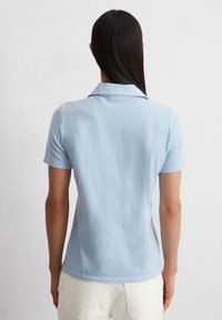 Marc O'Polo KURZARM SLIM MIT MIX-DETAILS - Poloshirt - smooth sky