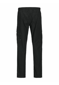 Pantalons cargo noirs en tissu léger, dotés d'une taille élastique et de poches latérales pour le rangement. Texture lisse, design à jambe droite.