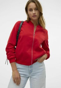Vero Moda VMHARUKI LEICHTE - Užtrauktuku užsegamas treningas - goji berry