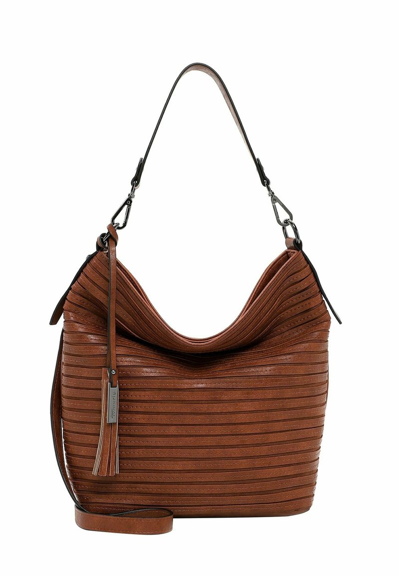 Sac à bandoulière en cuir marron avec des rayures horizontales texturées, une sangle réglable et un pompon décoratif sur fond blanc.
