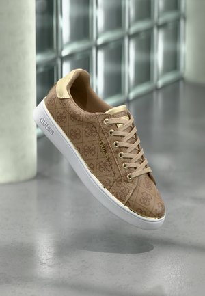Guess BECKIE - Baskets basses - beige/light brown