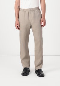 Samsøe Samsøe - JABARI TROUSERS - Trousers - greige Thumbnail Image 1
