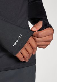 Nike Performance KIPCHOGE TOP - Hosszú ujjú felső - black/reflective silver