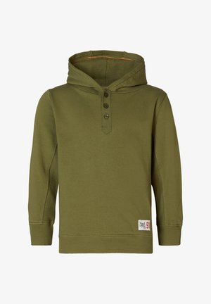 Felpa verde oliva realizzata in tessuto morbido, con cappuccio, patta con tre bottoni e polsini a coste. Piccola etichetta in basso a destra.