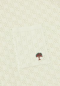 Thumbnail Image 4