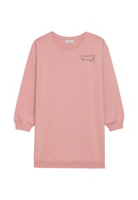 Rosa Langarm-Sweatkleid aus weichem Material, mit Rundhalsausschnitt, gerippten Bündchen und einem bedruckten Slogan auf der Vorderseite.