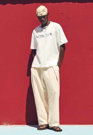 Bershka, RELAXED, biały