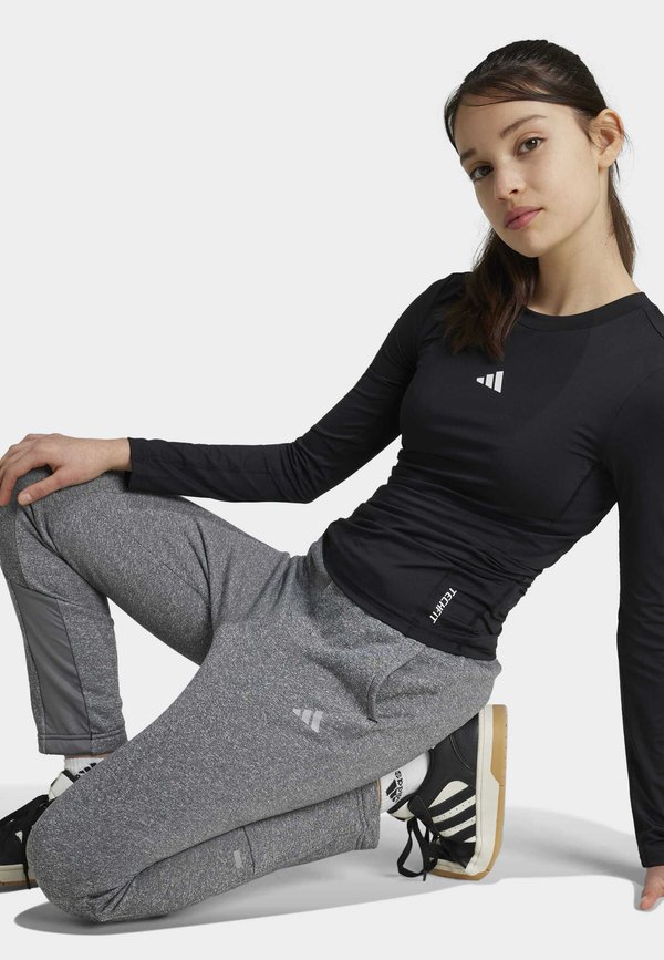 TECHFIT LONG SLEEVE LONG-SLEEVE KIDS - Long sleeved top3