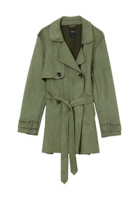 Zielona oliwkowa trench coat wykonana z miękkiego materiału przypominającego zamsz. Posiada pasek w talii, podwójnie zapięty przód oraz szeroki kołnierz z guzikami.