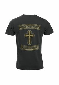 Sort bomulds t-shirt med et guld grafisk design, hvor "Ozzy Osbourne" og "Birmingham" teksten står over et centralt kors på bagsiden.