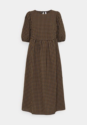 Braun-schwarzes Vichy-Kleid mit Puffärmeln, rundem Ausschnitt und tailliertem Bund, das bis zur Mitte der Wade reicht.