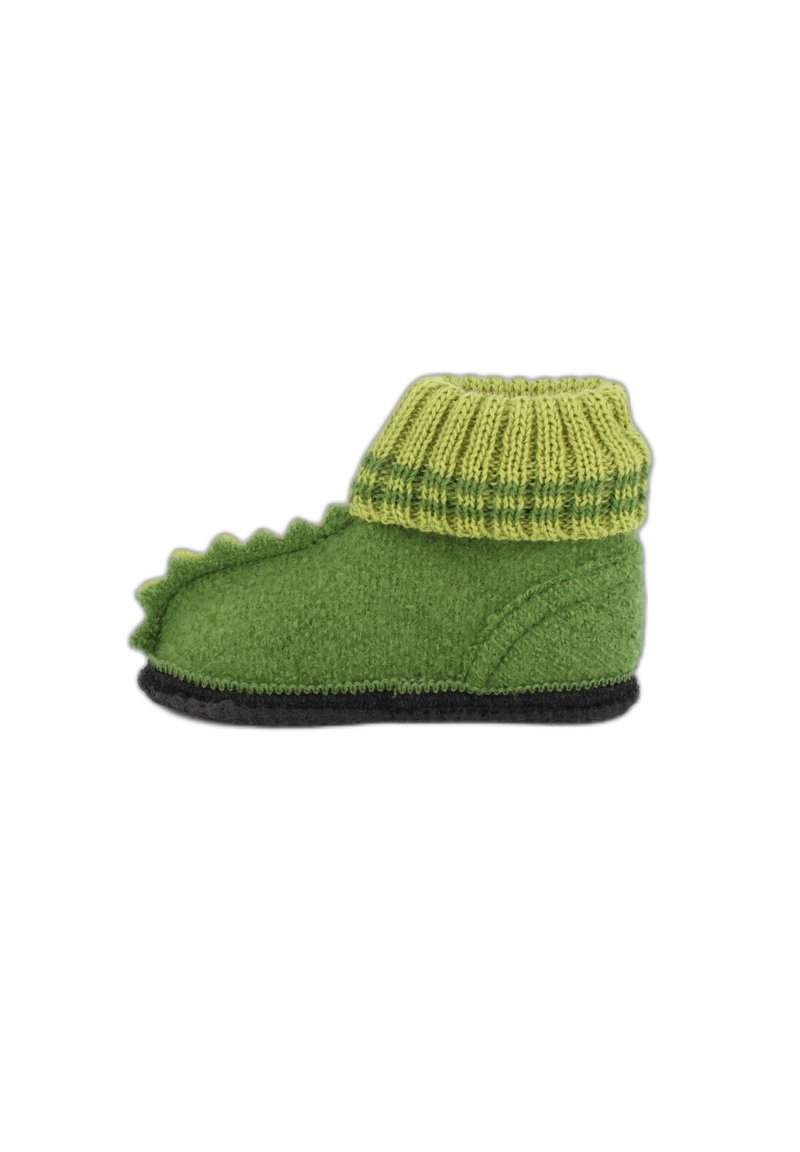 Groene wollen babyboot met een geribbelde lichtgroene rand, gekenmerkt door een gestructureerd lichaam en scherpe accenten die doen denken aan de schubben van een dinosaurus. Zwarte zool.